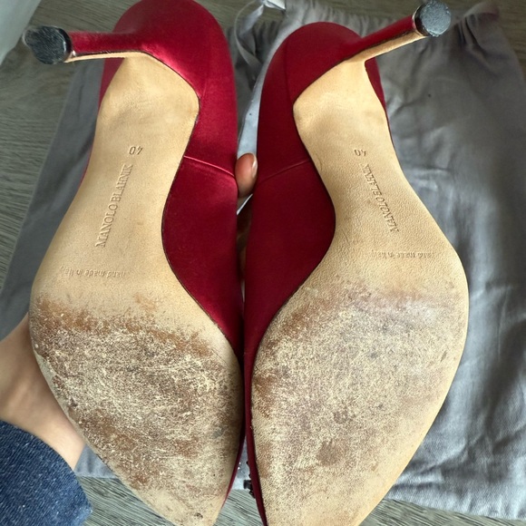 Manolo Blahnik Hangisi Satin Pump - Picture 4 of 5